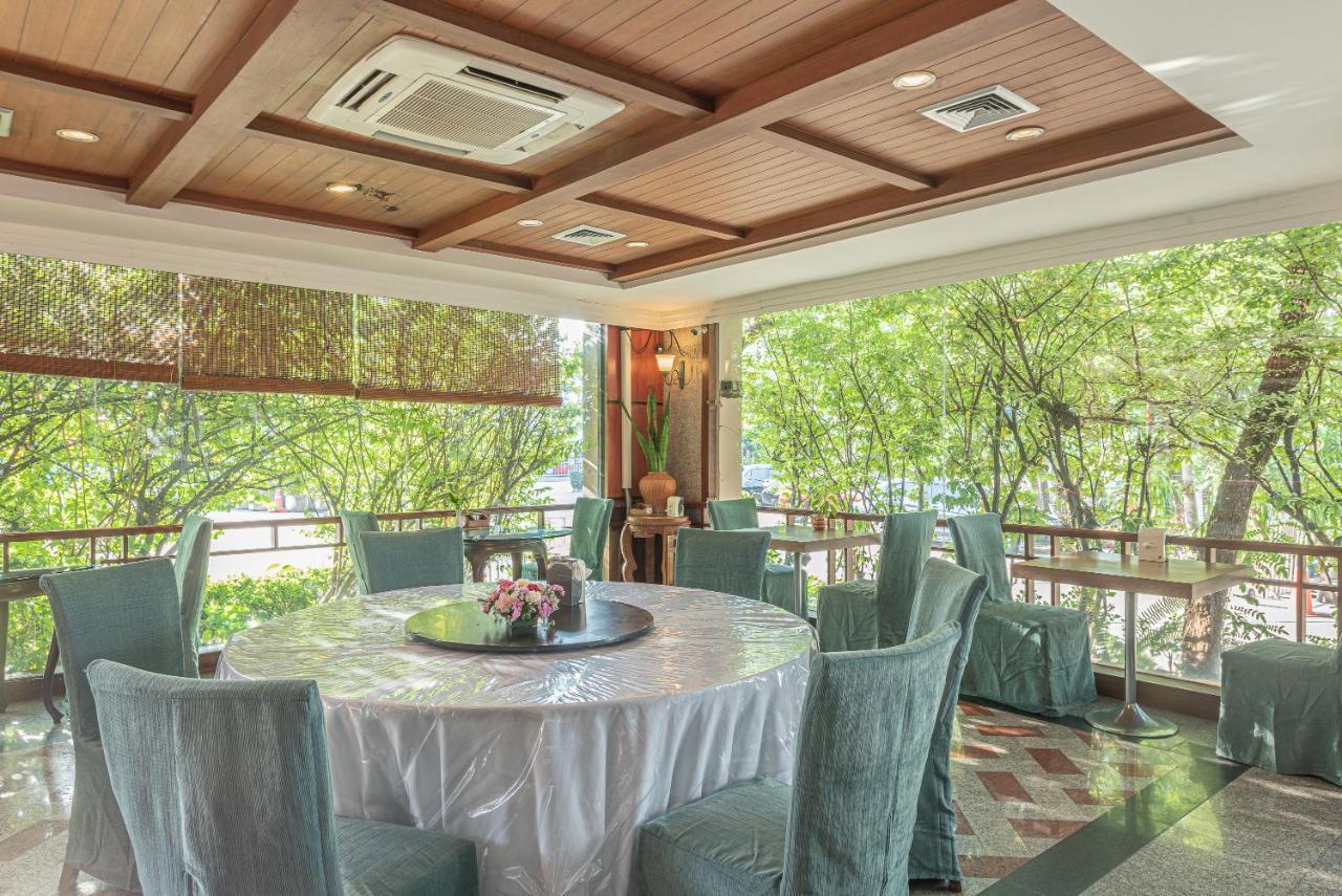 Nonthaburi Palace Hotel Esterno foto