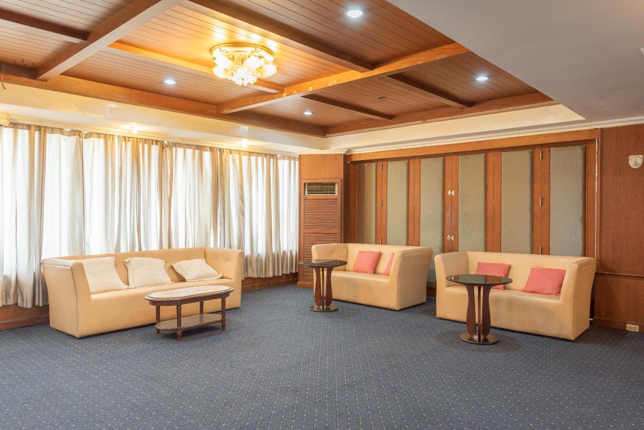 Nonthaburi Palace Hotel Esterno foto