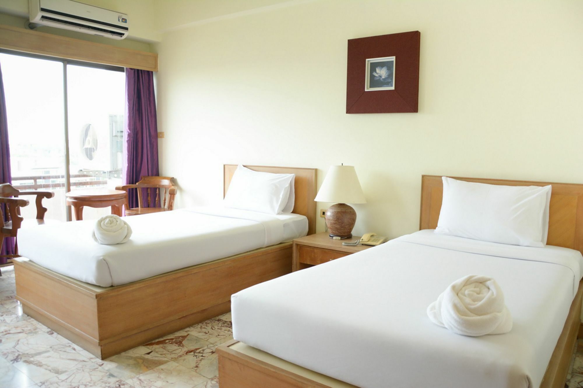 Nonthaburi Palace Hotel Esterno foto